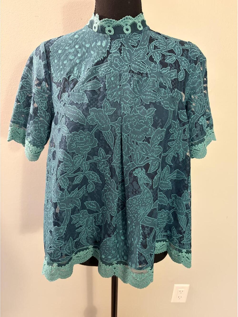 Teal Lace Floral and Bird Pattern Short Sleeve Blouse